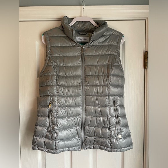 Calvin Klein Jackets & Blazers - Calvin Klein Quilted Satin Women’s Silver Puffer Vest Large